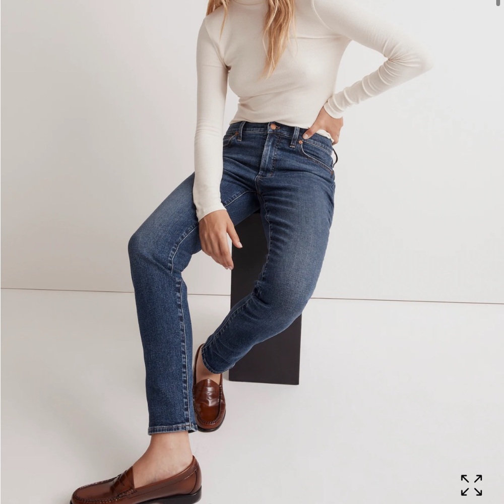 Madewell Straight Leg Jeans in Dark Blue Wash